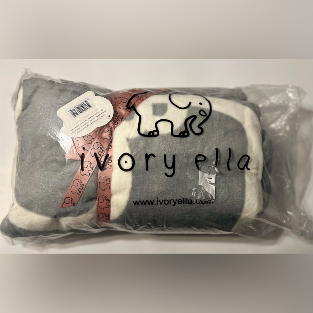 Nwt Ivory And Ella Gray And White Elephant Blanket